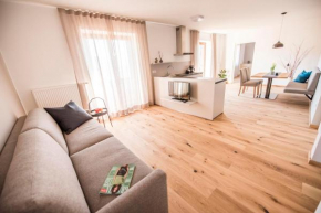  Weinberg Apartments  Нац-Шавэс